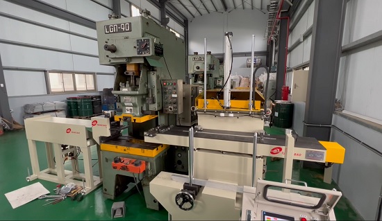 短尺自動送料 - Automatic Feeding Equipment