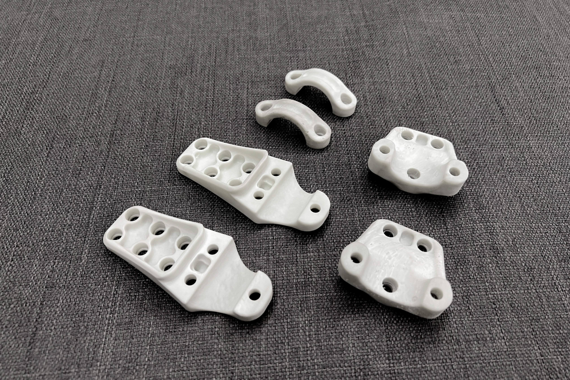 工程塑膠(POM)銑床雕刻 - CNC Turning / Milling / Wire-cut Machining